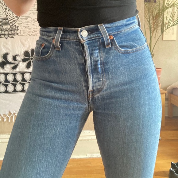 Levi’s Wedgie Straight Leg Jean Size 25 - Picture 2 of 4